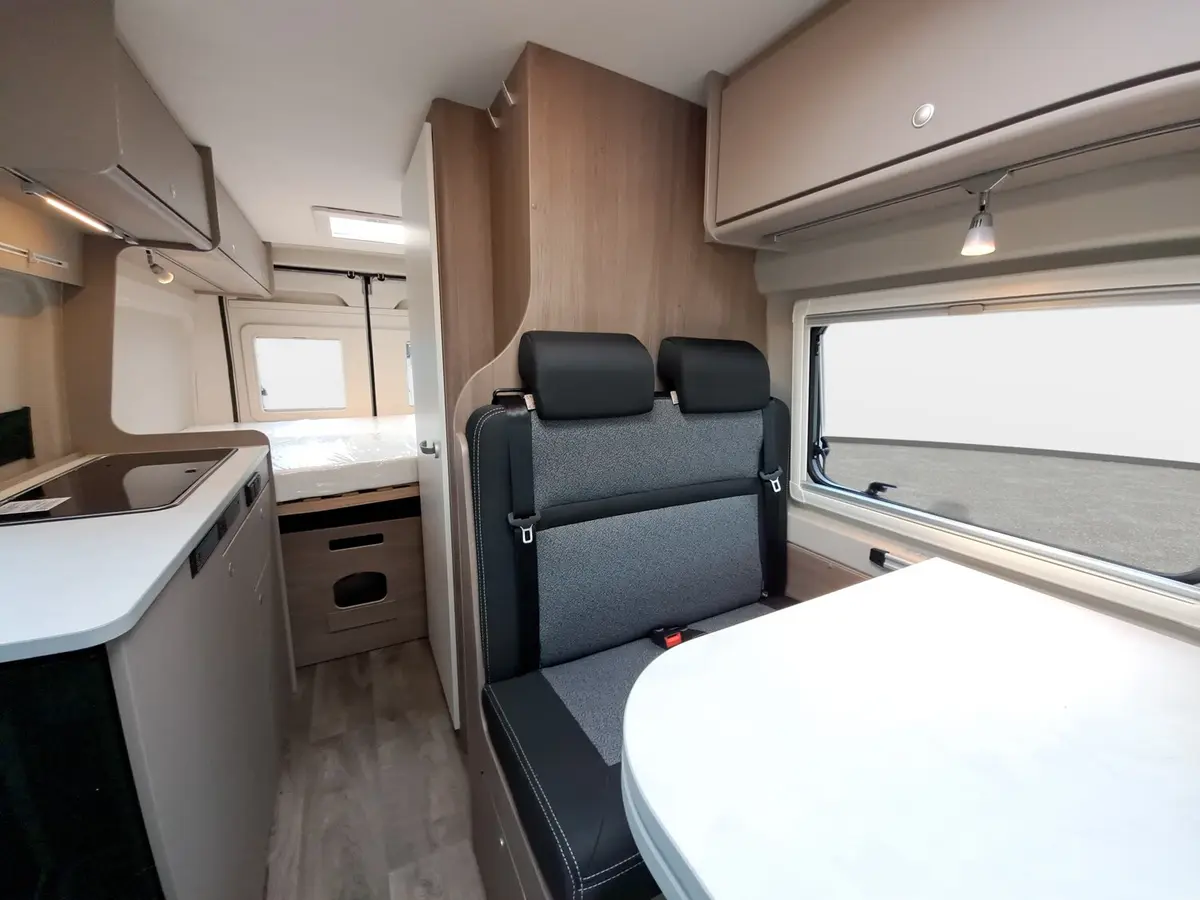 Carado CV 600 Markise, Optik Paket 2, Basic Paket