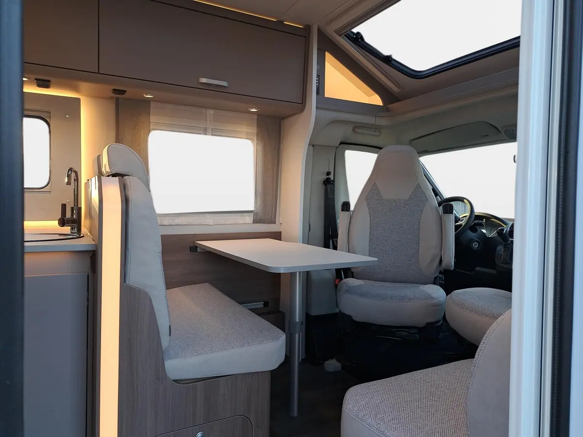 Carado T 328 Pro+ Automatik, Solar, LTE, TV