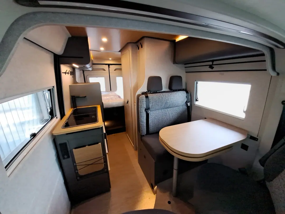 Hymer Redwood 600 Schlafdach, Fahrkomfortpaket, Autark