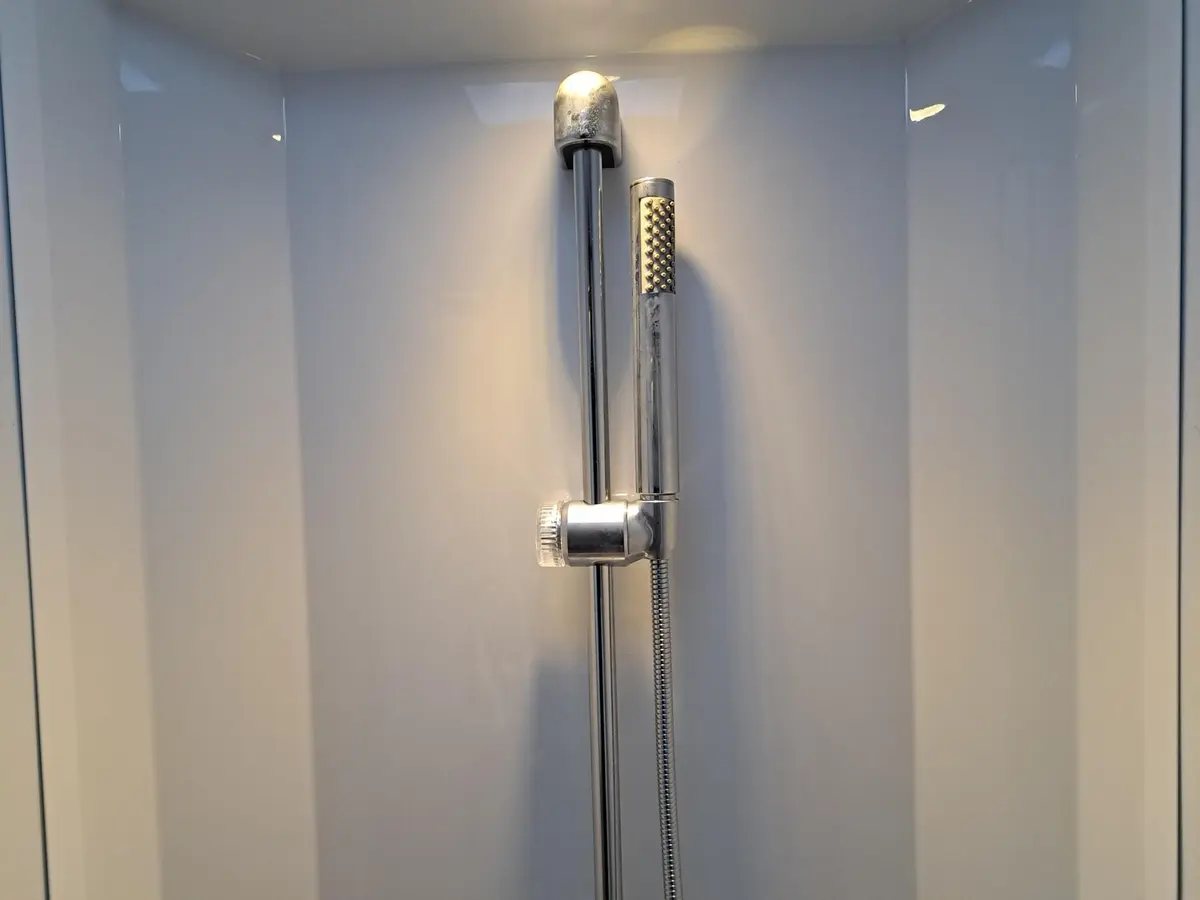 Carado T 447 Pro+ Hubbett, TV, Sat, Solar