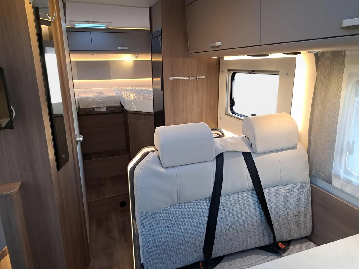 Carado T 328 Pro+ Automatik, Solar, LTE, TV