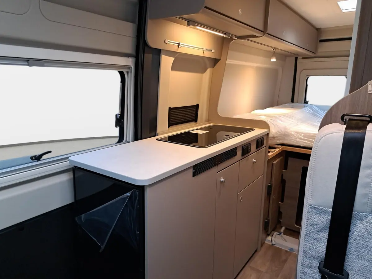 Carado pro CV 640 Automatik, Solar, Rahmenfenster