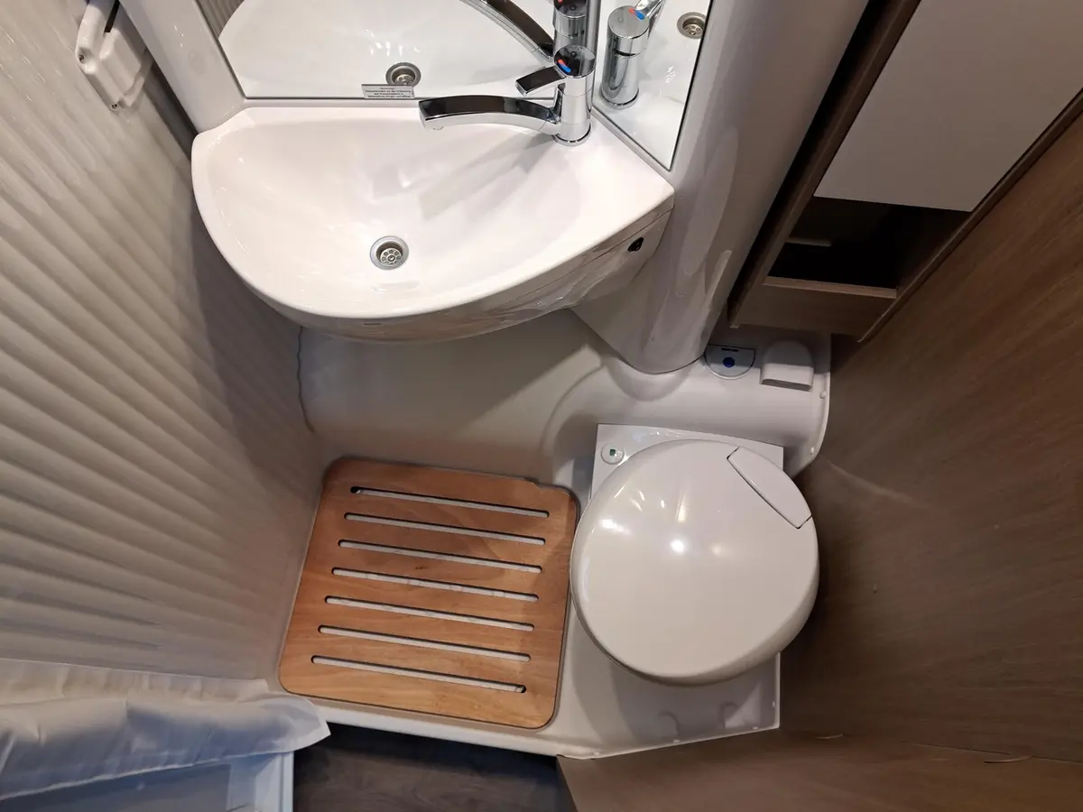 Carado V 347 Pro+ Automatik, Solar, LTE, TV