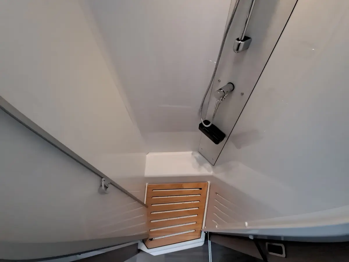 Carado T 459 Pro+ Solar, TV, LTE, 3. Bett