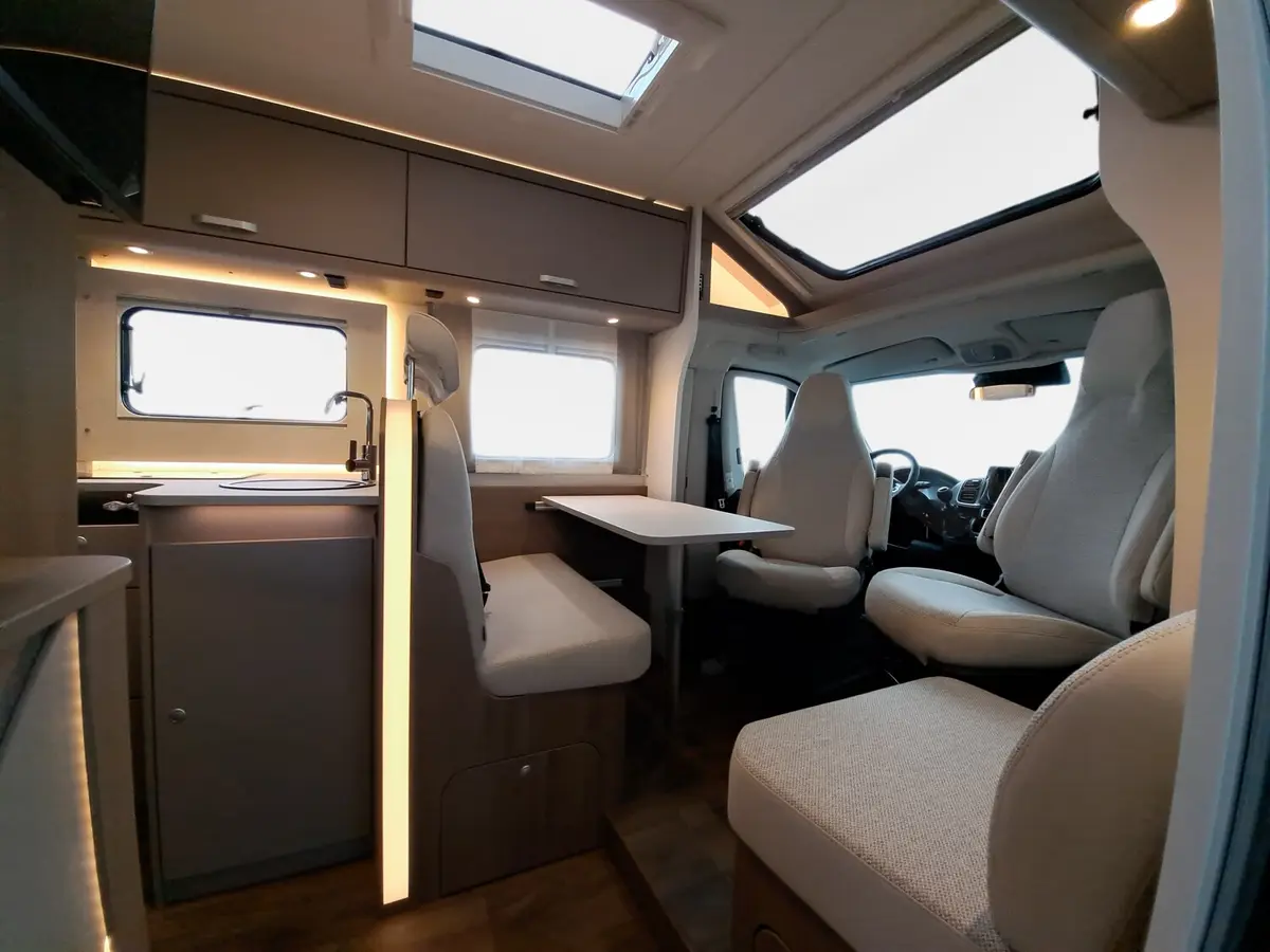 Carado T 328 Pro+, LTE, TV, Solar, 3. Bett