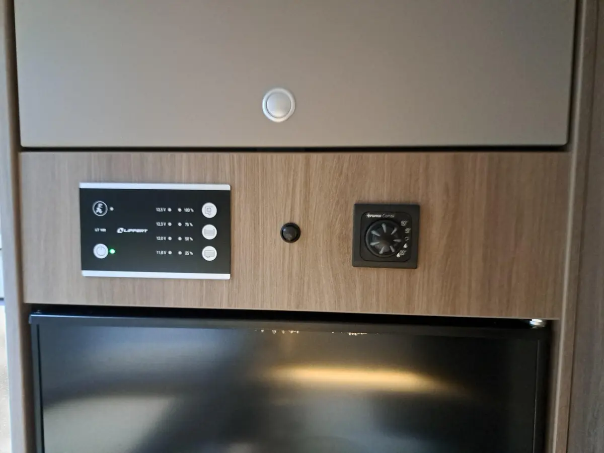 Carado I 338 Pro+ Solar, TV, Sat