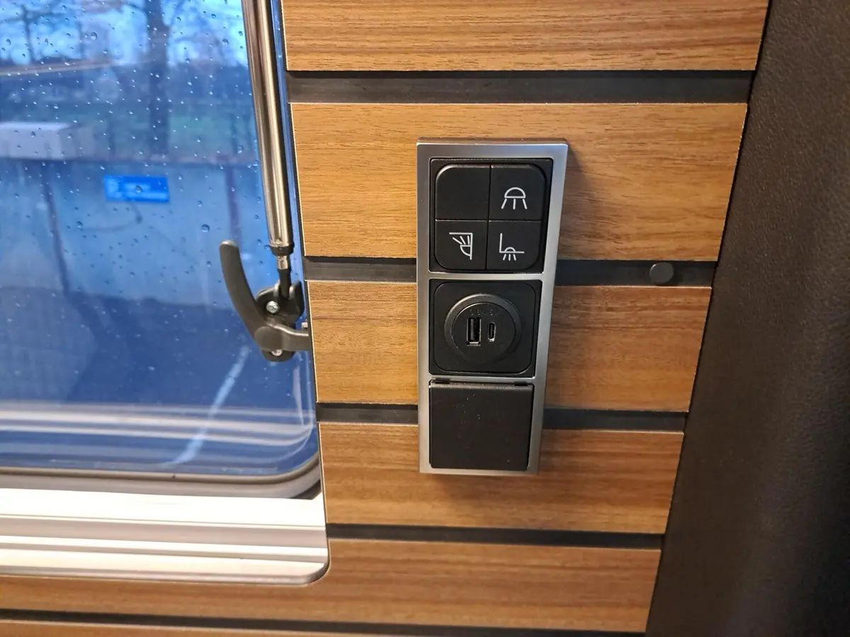 Hymer Grand Canyon S CrossOver 600 Schlafdach, Solar