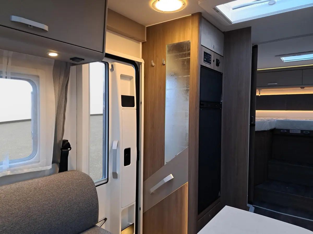 Carado T 457 Pro+ TV-Paket, Solar, LTE, 3. Bett