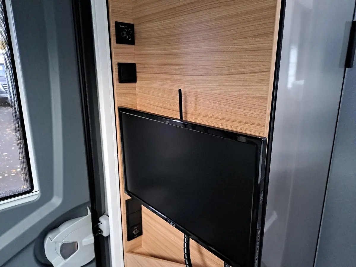 Dethleffs Just 90 T 7052 DBM Hubbett, AHK, Markise, TV, Sat