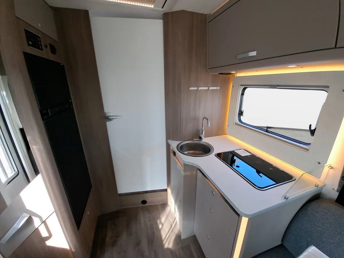 Carado T 459 Pro+ Automatik, Solar, TV, LTE, 3. Bett