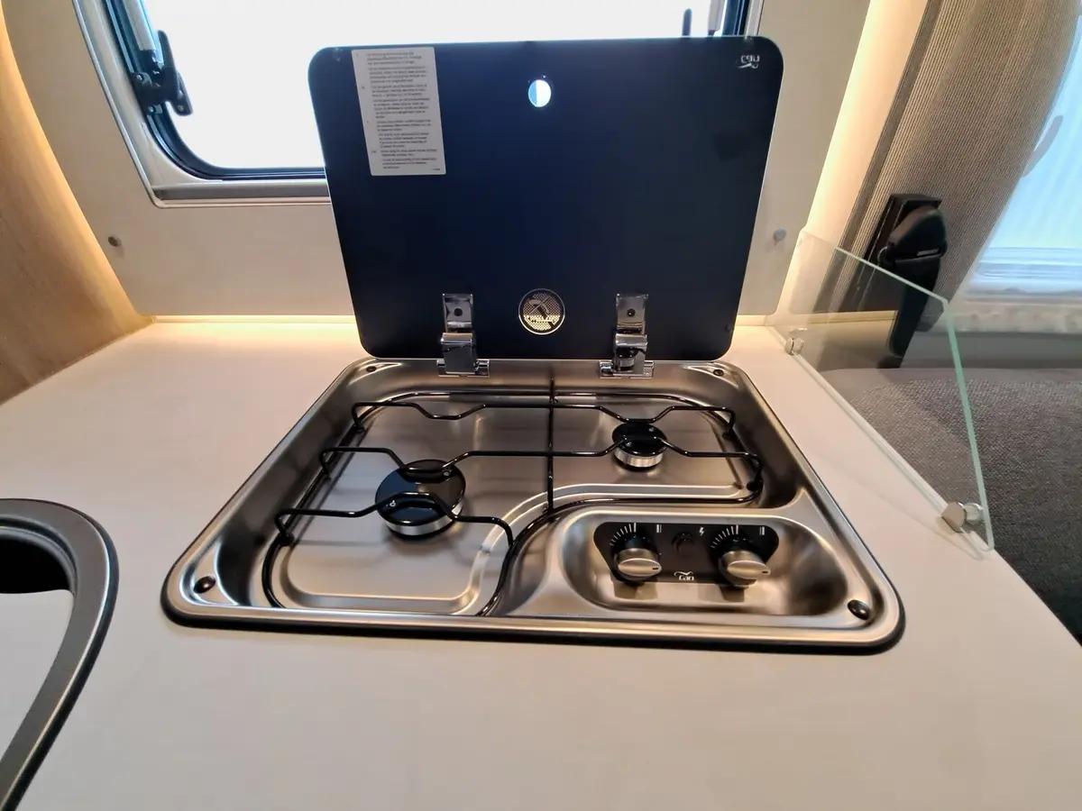 Carado T 457 Pro+, Automatik, LTE, TV, Solar, Backofen