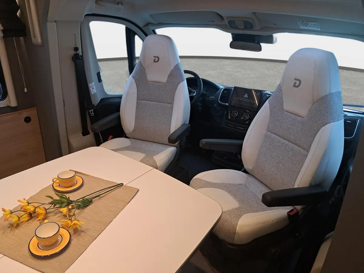 Dethleffs Just Camp Active T 7052 DBL Assistenzp., Hubbett