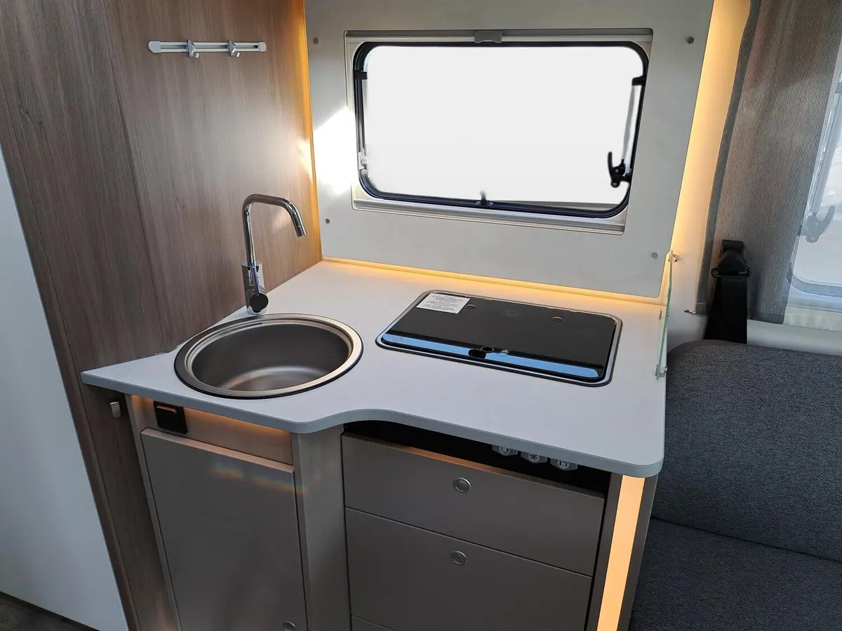 Carado T 459 Pro+ Automatik, Solar, TV, LTE, 3. Bett