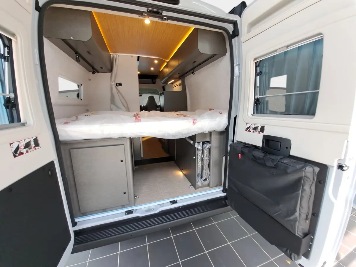 Hymer Redwood 600 Schlafdach, Fahrkomfortpaket, Autark