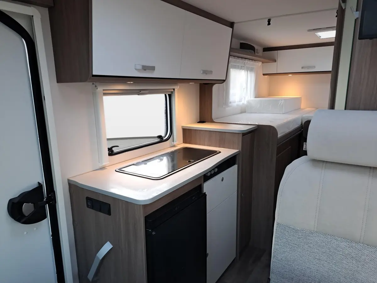 Carado V 337 Pro+ Automatik, Solar, TV-Paket