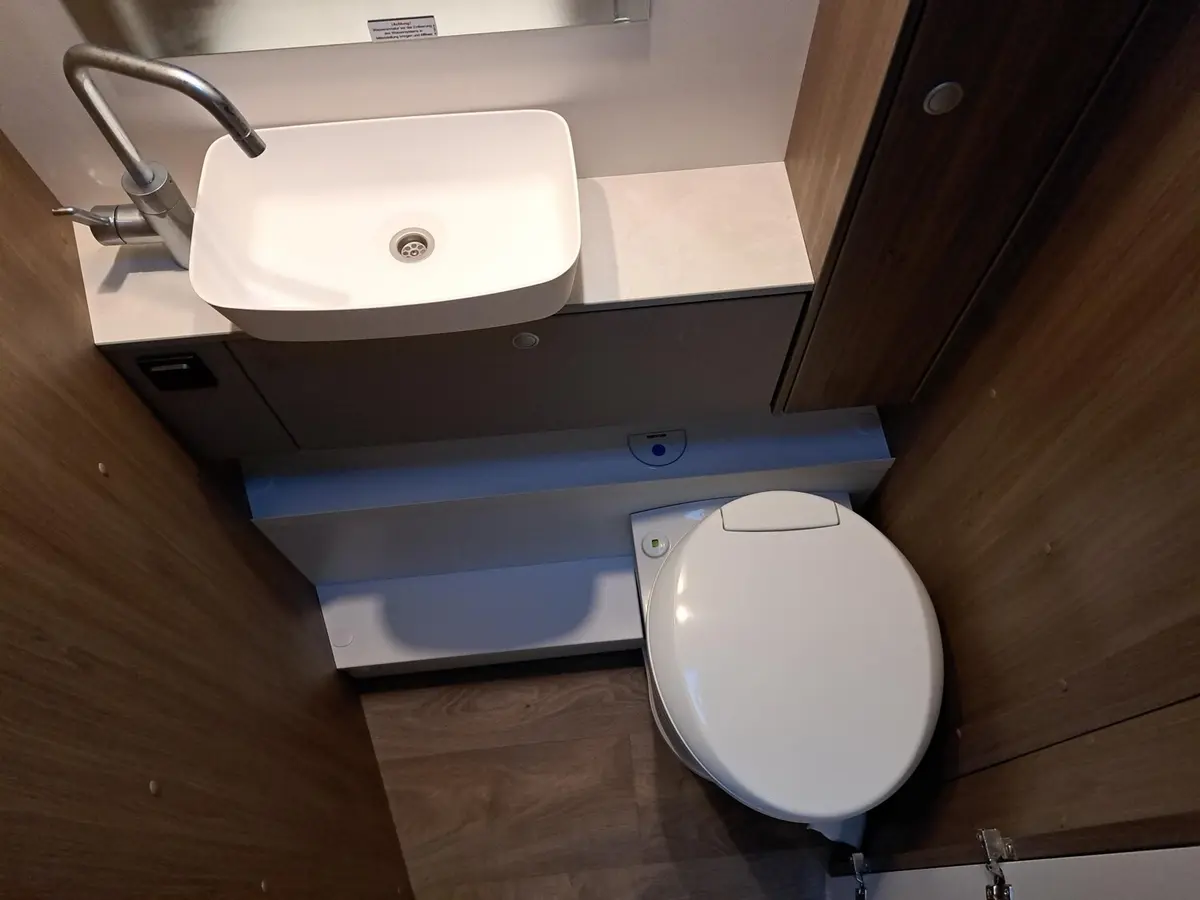 Carado T 457 Pro+ TV-Paket, Solar, LTE, 3. Bett