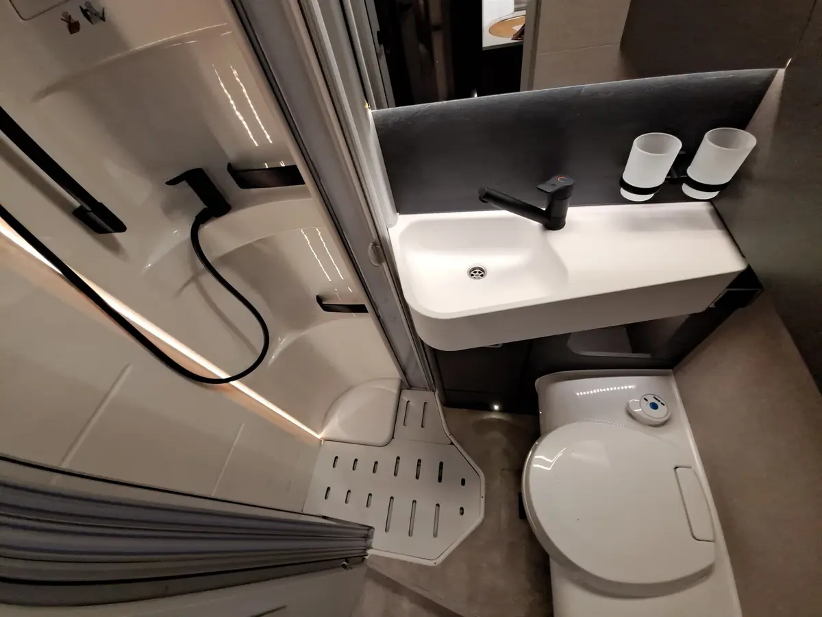 Hymer ML-T CrossTrail 580 TV, Leder, GFK, Winterpaket