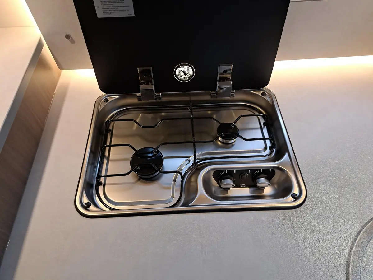 Carado I 338 Pro+ Solar, TV, Sat