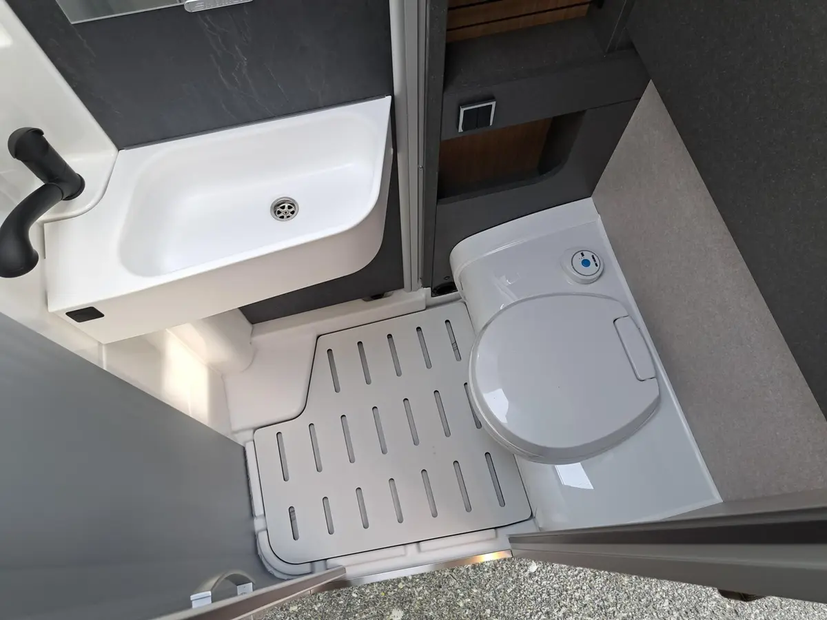 Hymer ML-T CrossOver 570 AHK, GFK, TV, Winterpaket