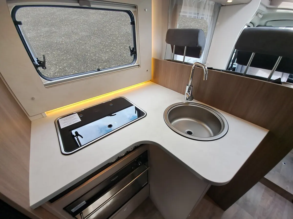 Carado T 328 Pro+, Automatik, Solar, LTE, TV, Backofen