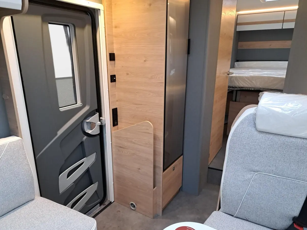 Dethleffs Just Camp Active T 7052 DBM Automatik, Gästebett