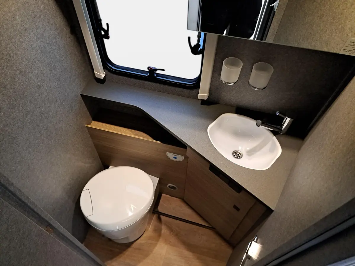 Dethleffs Trend Active I 7057 EB Backofen, Chassispaket