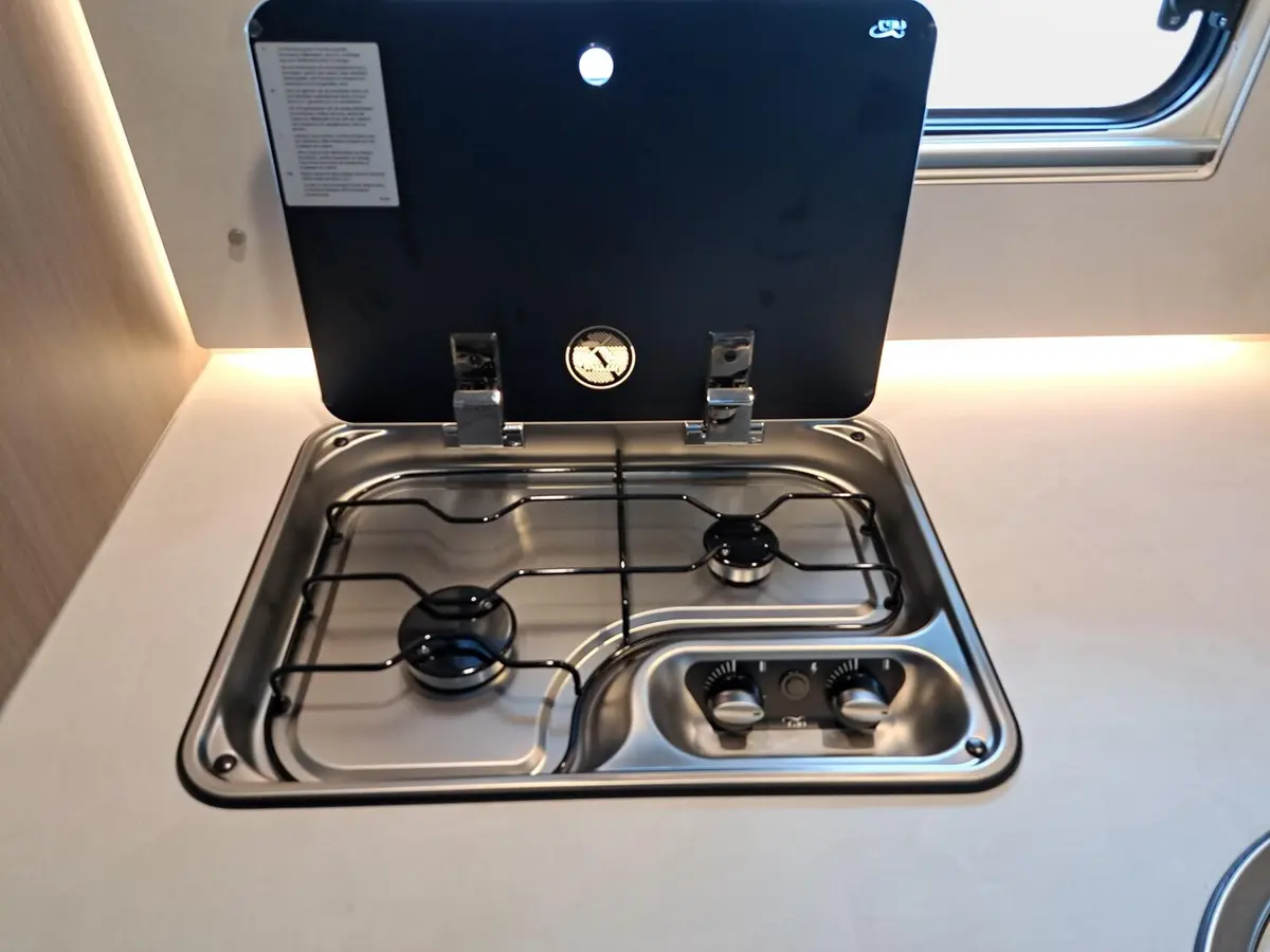 Carado T 447 Pro+, Solar, LTE, TV, 3. Bett, Combi 6 E