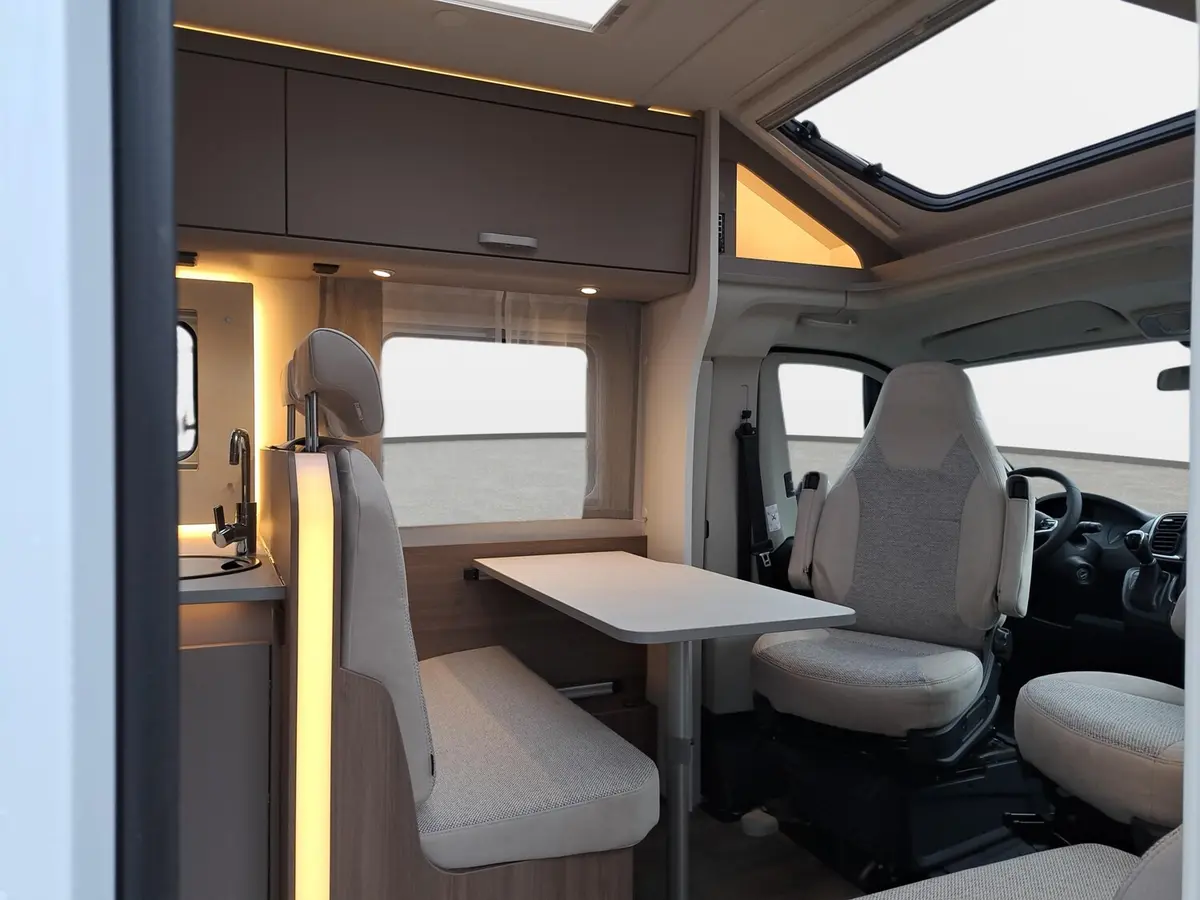 Carado T 328 Pro+ Automatik, Solar, LTE, TV