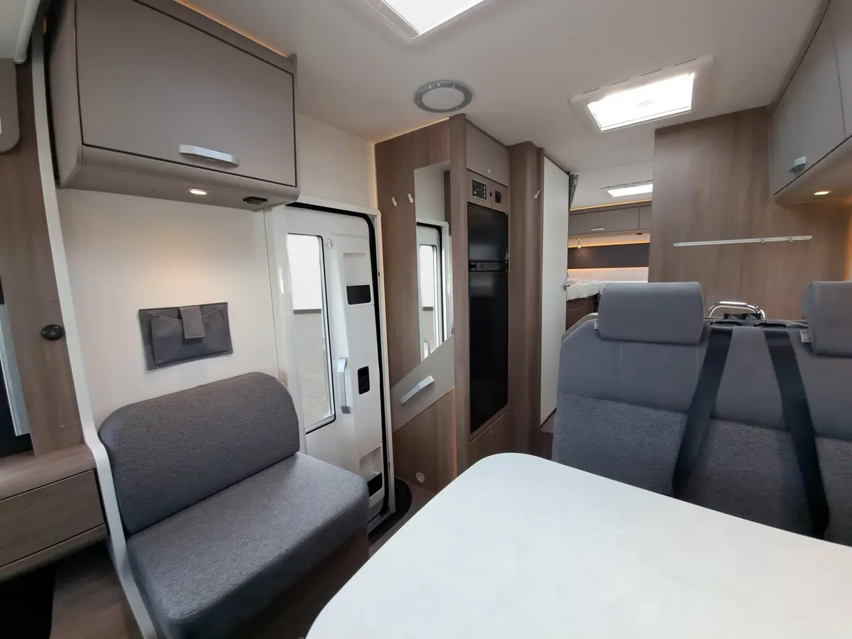 Carado I 447 Pro+ Automatik, 4.400 kg, Solar, LTE, TV