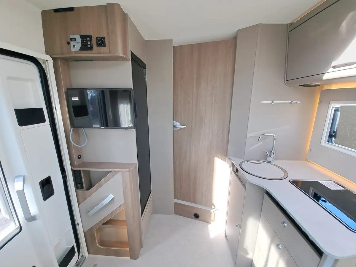 Carado Edition27 T Ford 457 TV, Sat, Assistenz-Paket