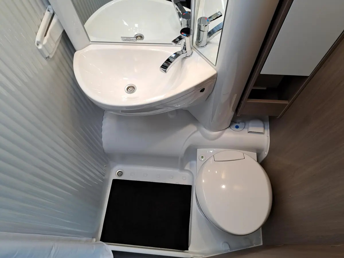 Carado V 347 Pro+ Solar, LTE, TV