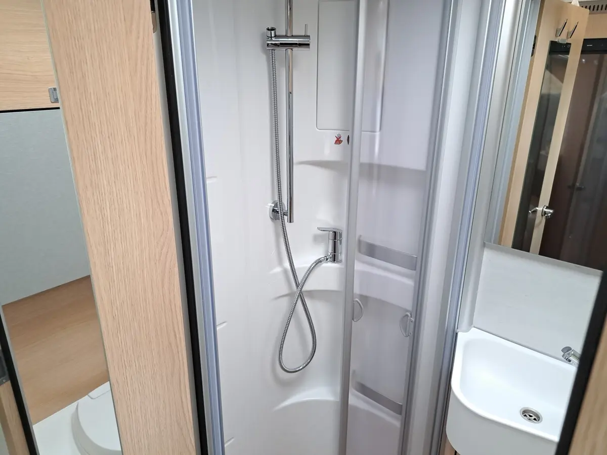 Hymer B-Klasse MC I 580 Bugausbau, Premium, Backofen