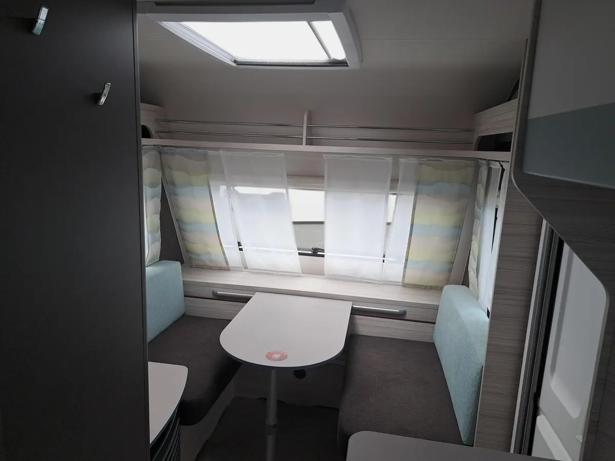 Dethleffs c-joy 460 LE Touring-, Dynamik-, Duschpaket