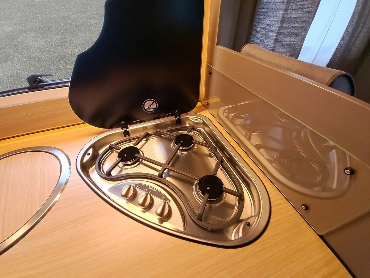 LMC Tourer Lift H 664 G TV, Sat, Solar, Markise