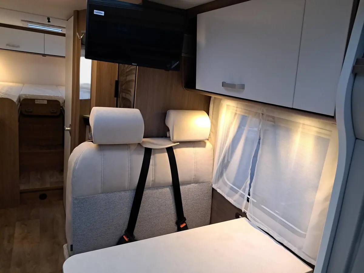 Carado V 347 Pro+ Automatik, Solar, LTE, TV