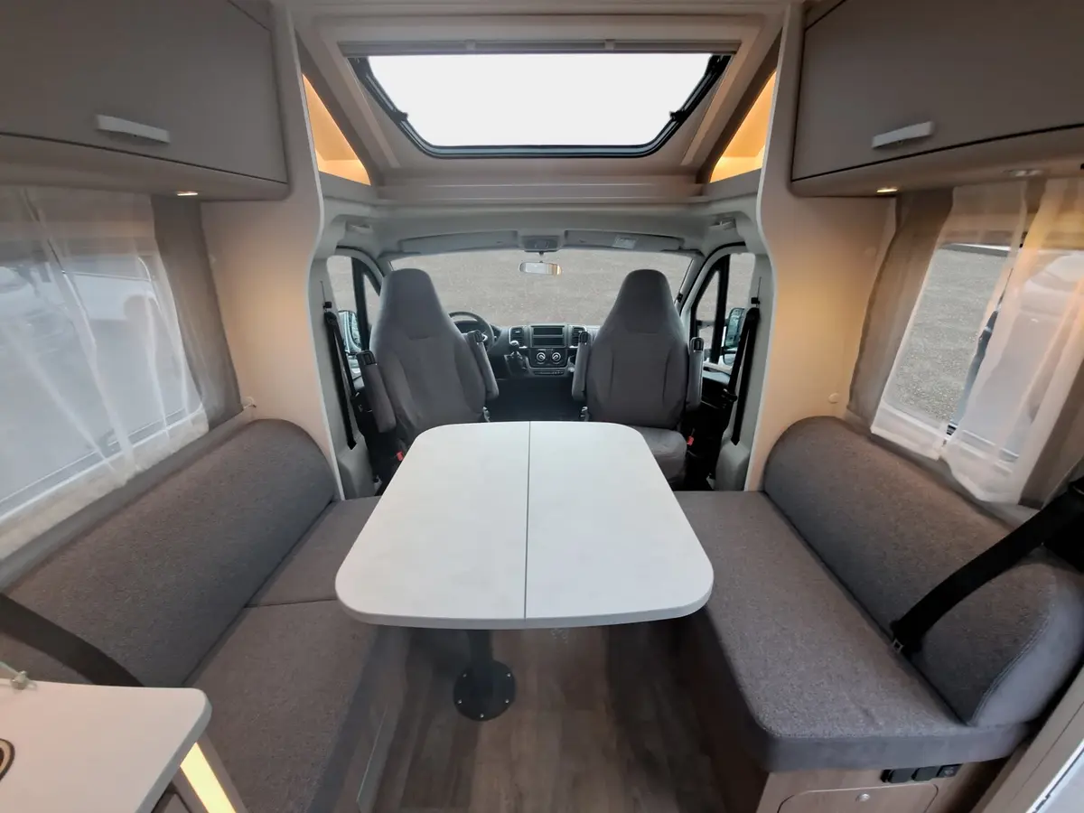 Carado T 459 Pro+ Solar, TV, LTE, 3. Bett