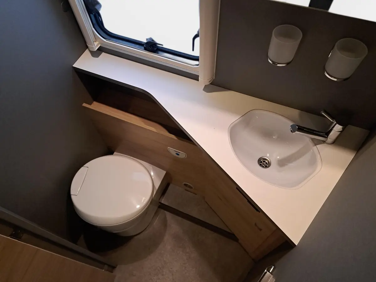 Dethleffs Just Camp Active T 7052 EB Gästebett