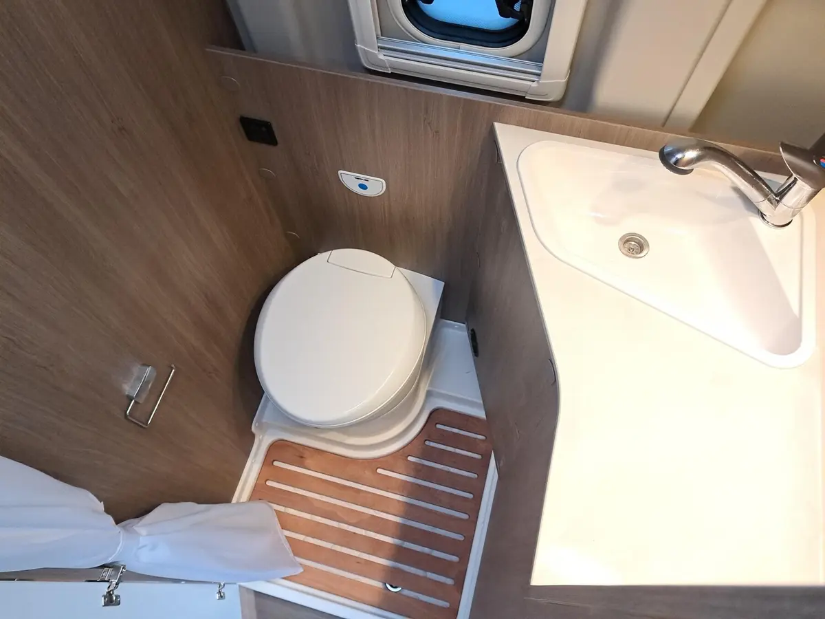 Carado pro CV 640 Automatik, Solar, Rahmenfenster