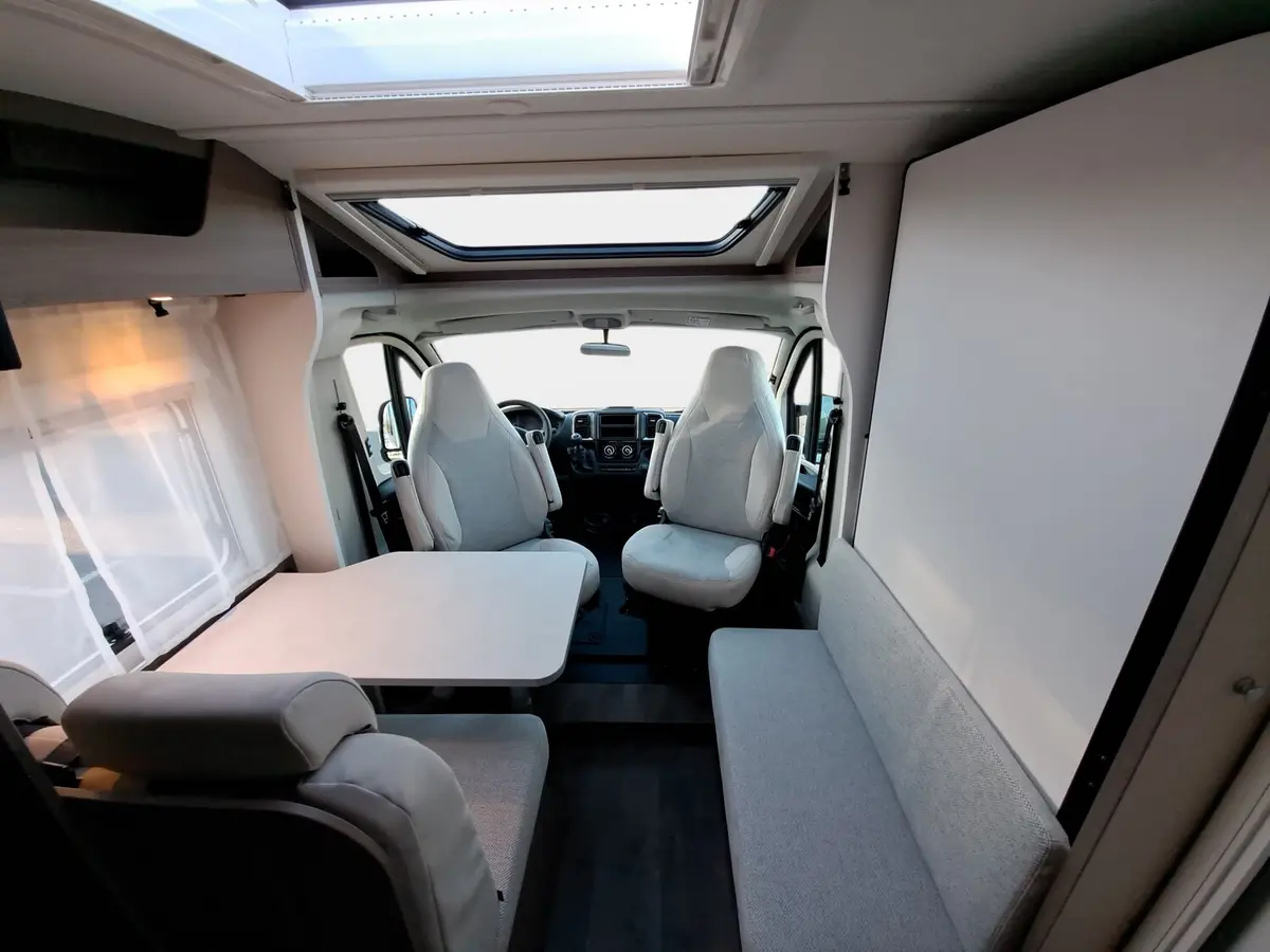 Carado V 347 Pro+ Solar, LTE, TV, Clever Lift Bett