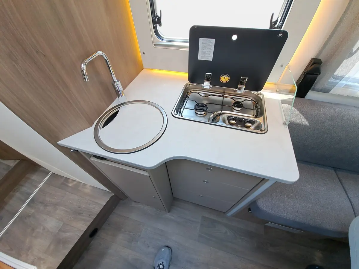 Carado T 457 Pro+, Automatik, LTE, TV, Solar, 3. Bett