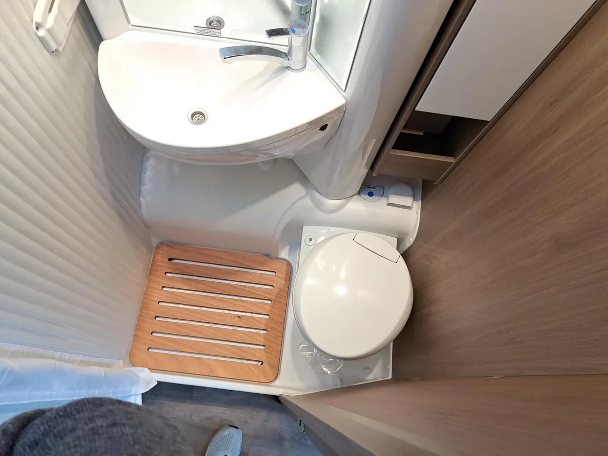 Carado V 337 Pro+ Automatik, Solar, LTE, TV-Paket