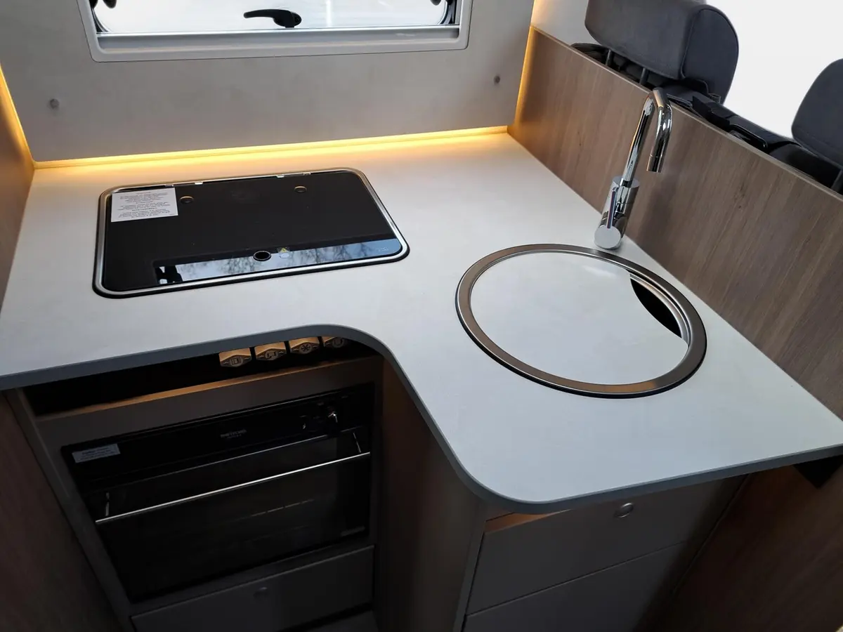 Carado I 447 Pro+ Automatik, 4.400 kg, Solar, LTE, TV