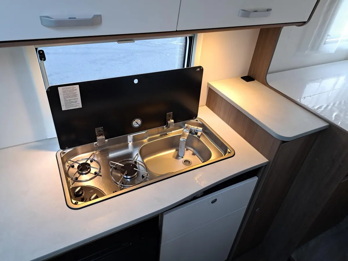 Carado V 337 Pro+ Automatik, Solar, TV-Paket