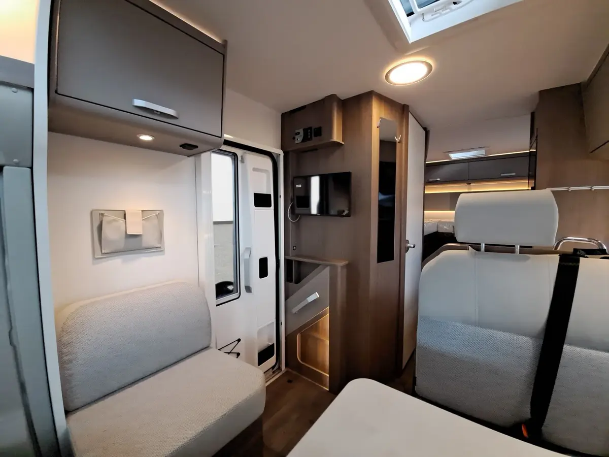 Carado T 328 Pro+, LTE, TV, Solar, 3. Bett