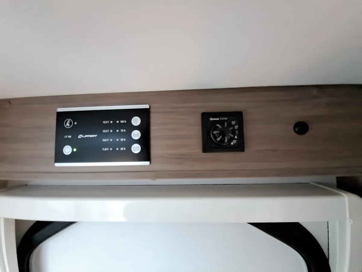 Carado V 347 Pro+ Solar, LTE, TV, Clever Lift Bett
