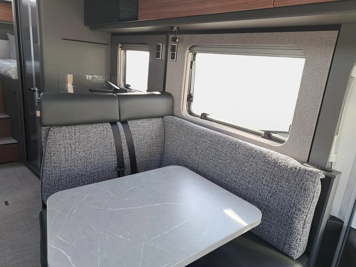 Hymer B-Klasse MC I 680 Premiumpaket, TV, Lithium