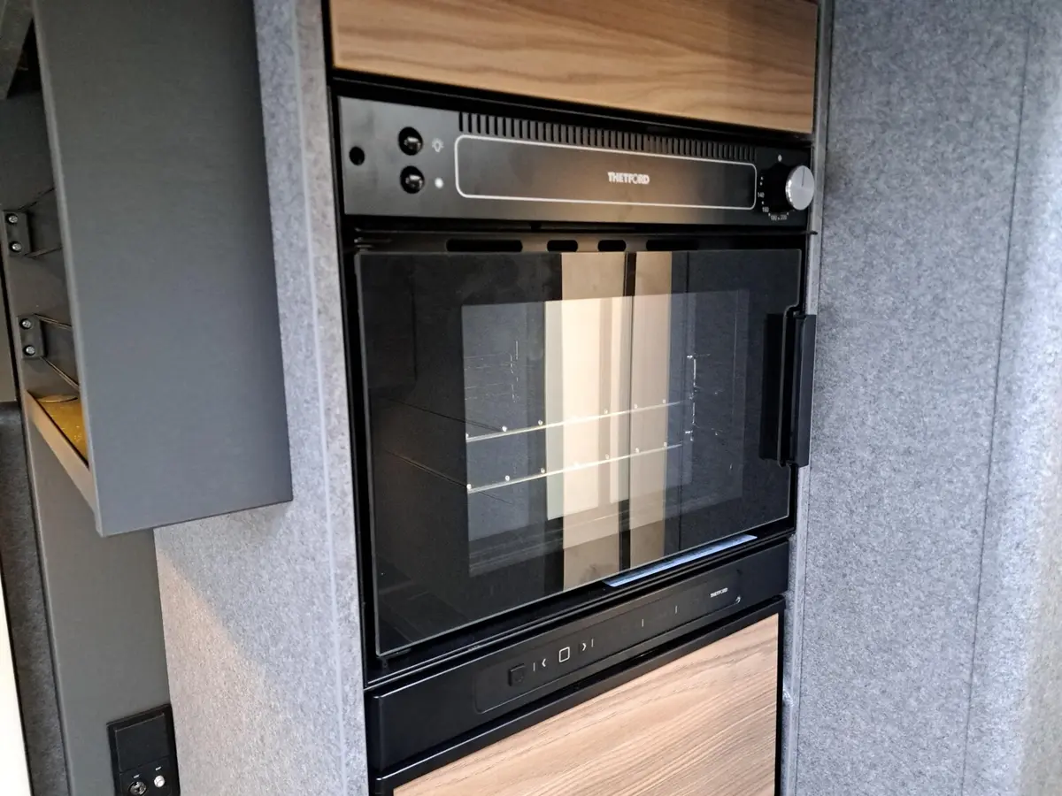 Dethleffs Trend Active I 7057 EB Backofen, Chassispaket