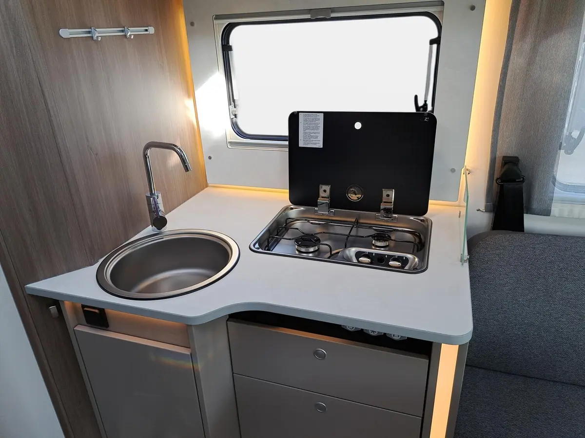 Carado T 459 Pro+ Automatik, Solar, TV, LTE, 3. Bett