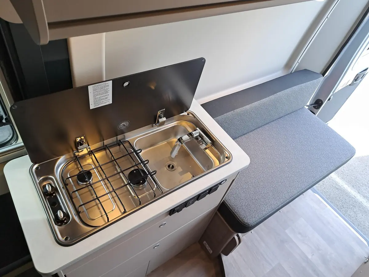 Carado pro CV 541 Autom, Rahmenfenster, Hecksitzgruppe