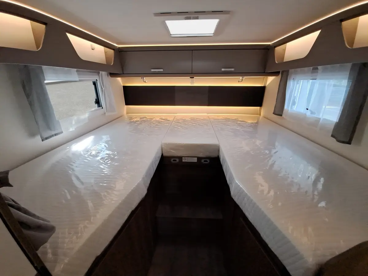 Carado Edition26 T Ford 447 Automatik, Hubbett, Solar